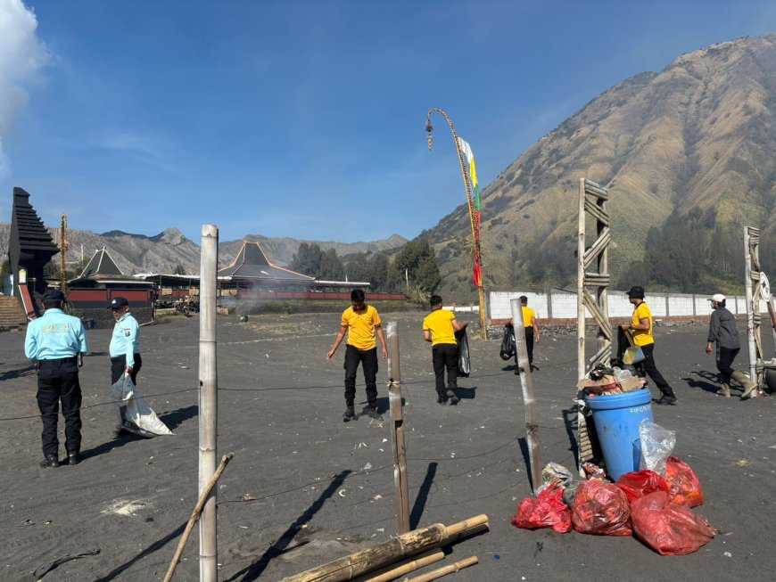 Polres Probolinggo Bersihkan Area Wisata demi Kenyamanan Pengunjung